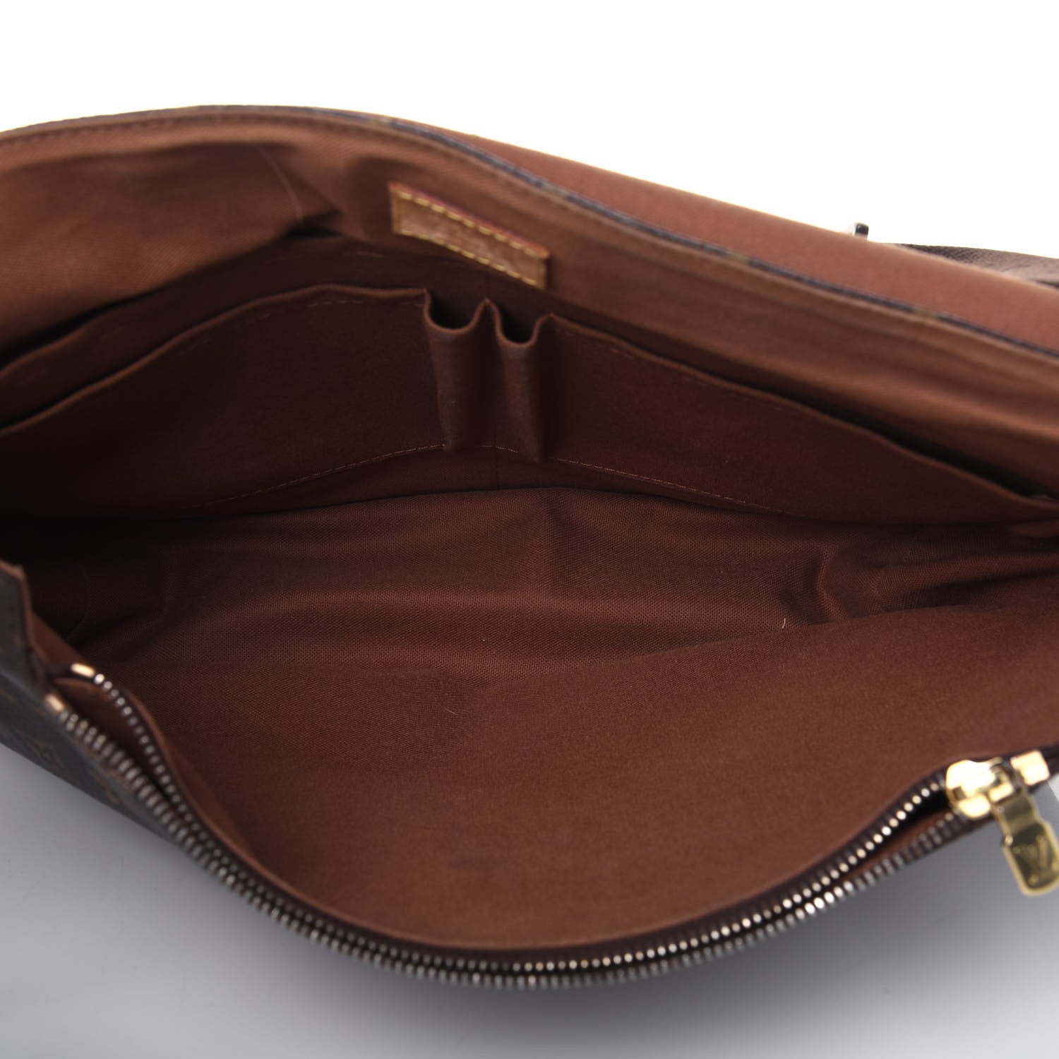 Louis Vuitton Monogram Beaubourg MM Messenger Bag 5 of 17