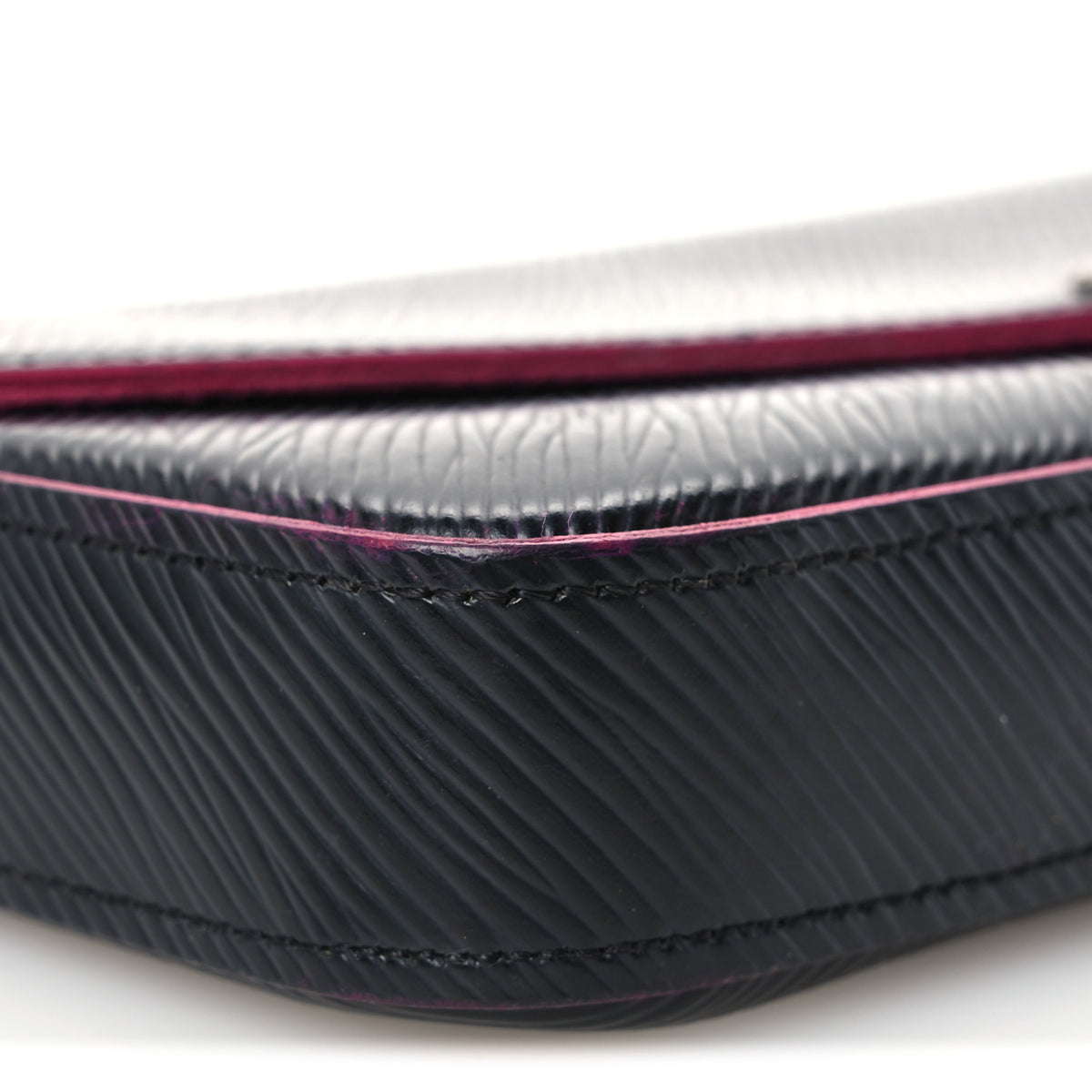 Epi Pochette Felicie Black Hot Pink