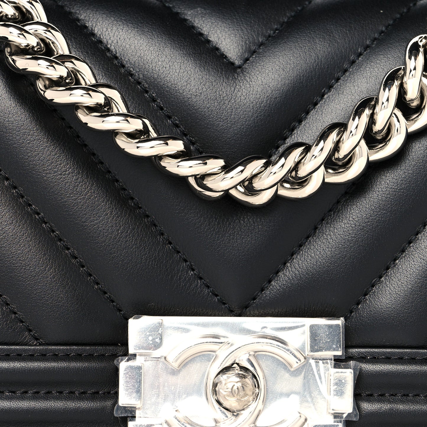 Lambskin Chevron Quilted Small Boy Flap Black