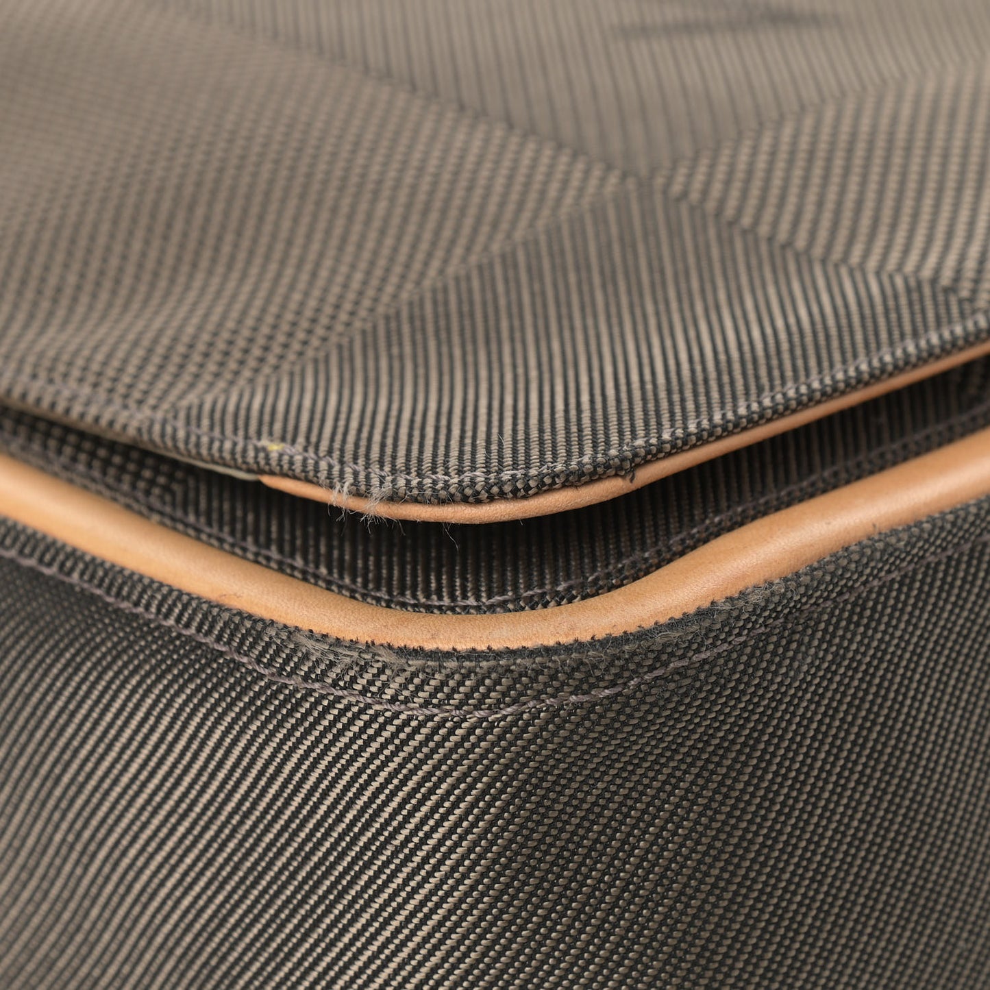 Damier Geant Messenger Bag Terre