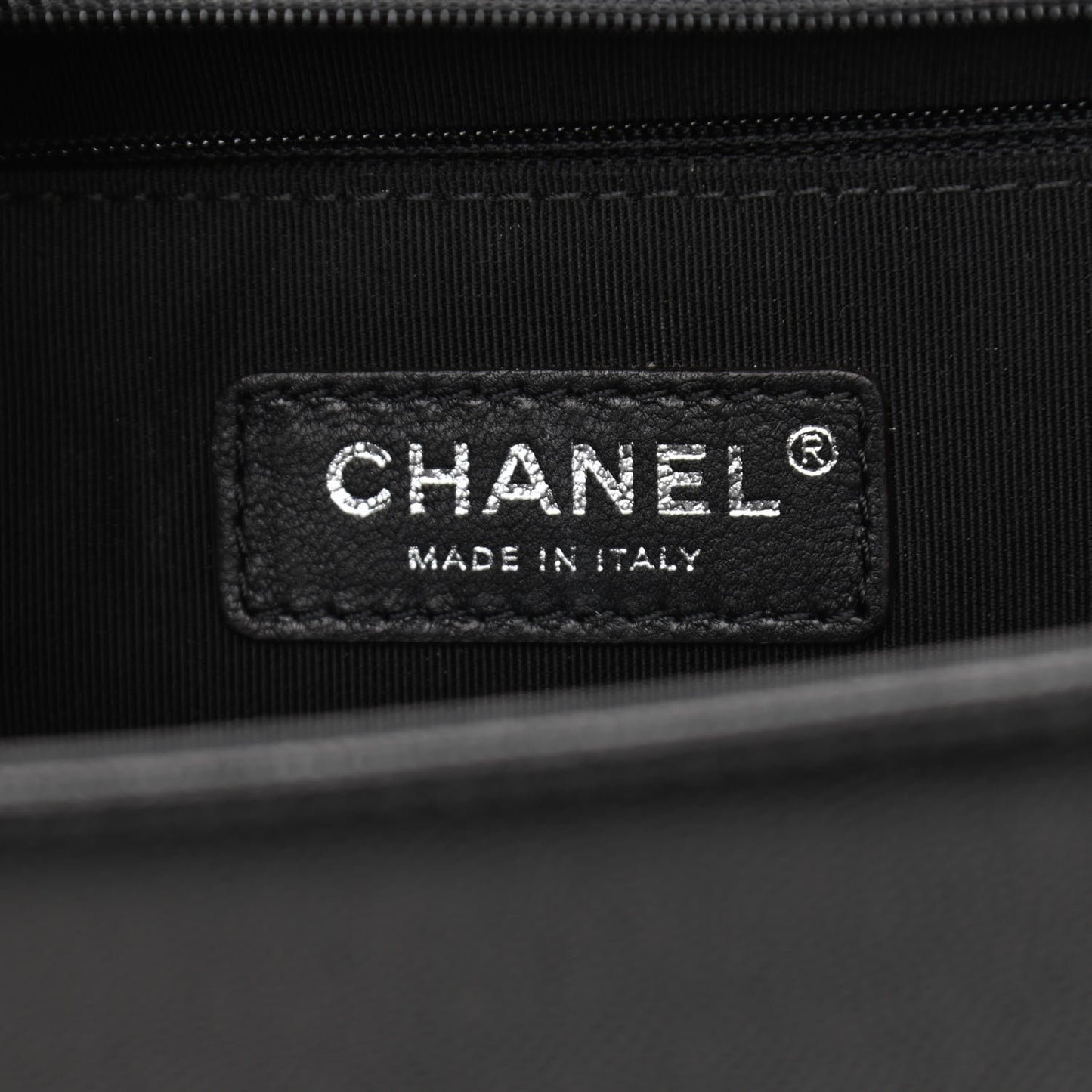 Caviar Chevron Quilted New Medium Boy Flap Black