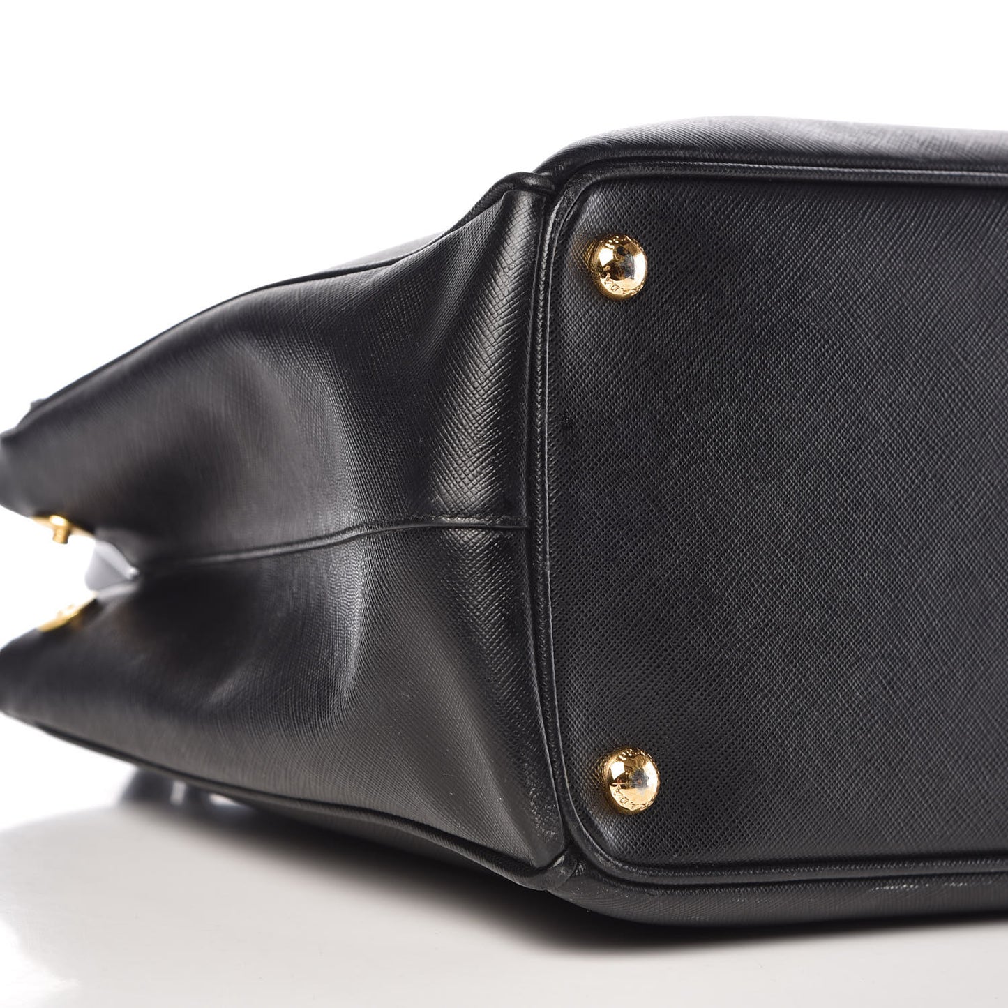 Saffiano Medium Galleria Double Zip Tote Black