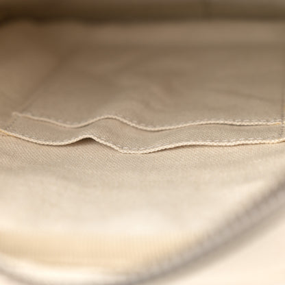 Gucci Grained Calfskin Logo Messenger Bag White 14 of 14