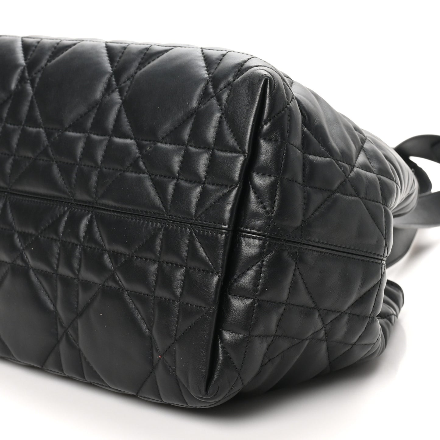 Calfskin Macrocannage Medium Toujours Black