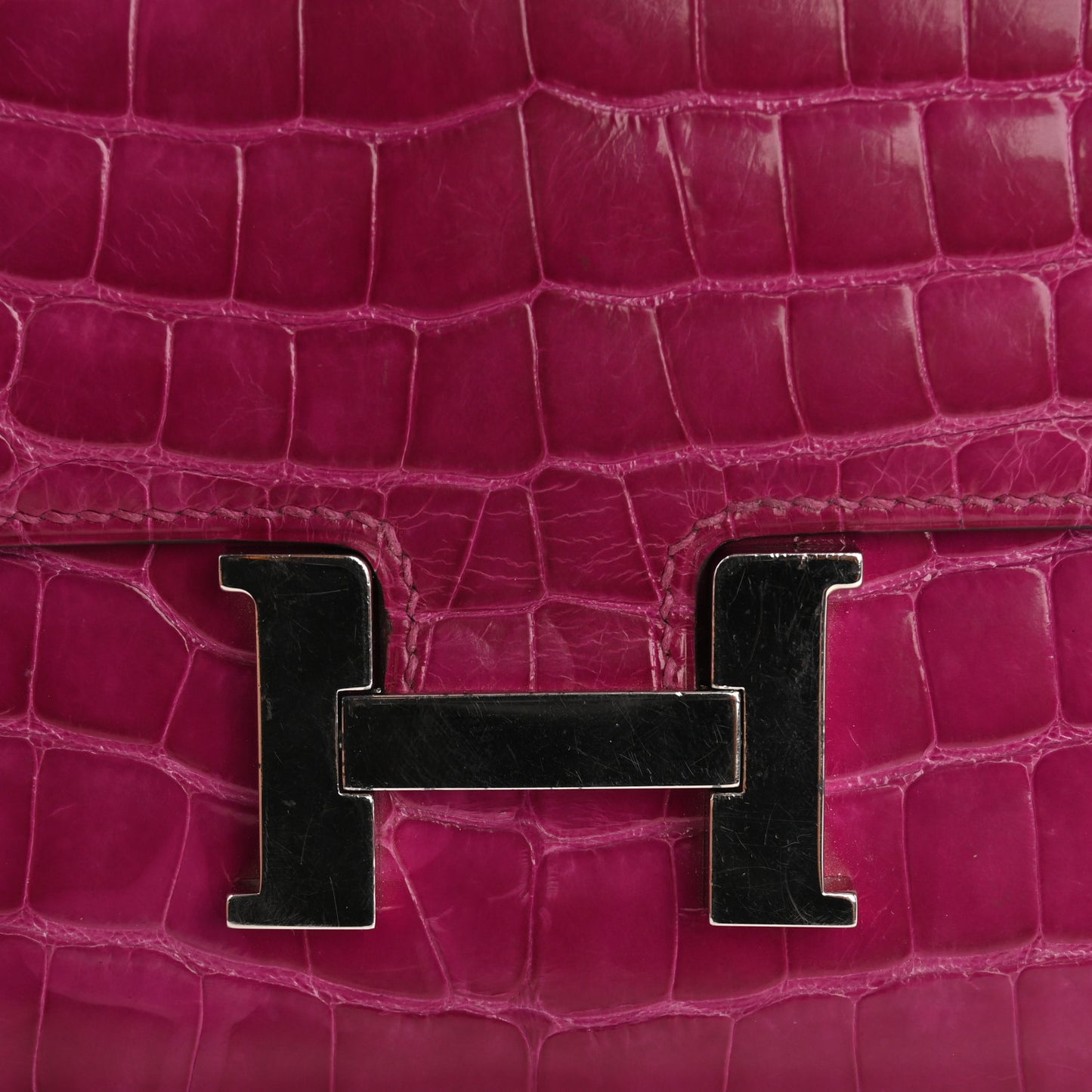 Shiny Alligator Constance Long Wallet Rose Scheherazade
