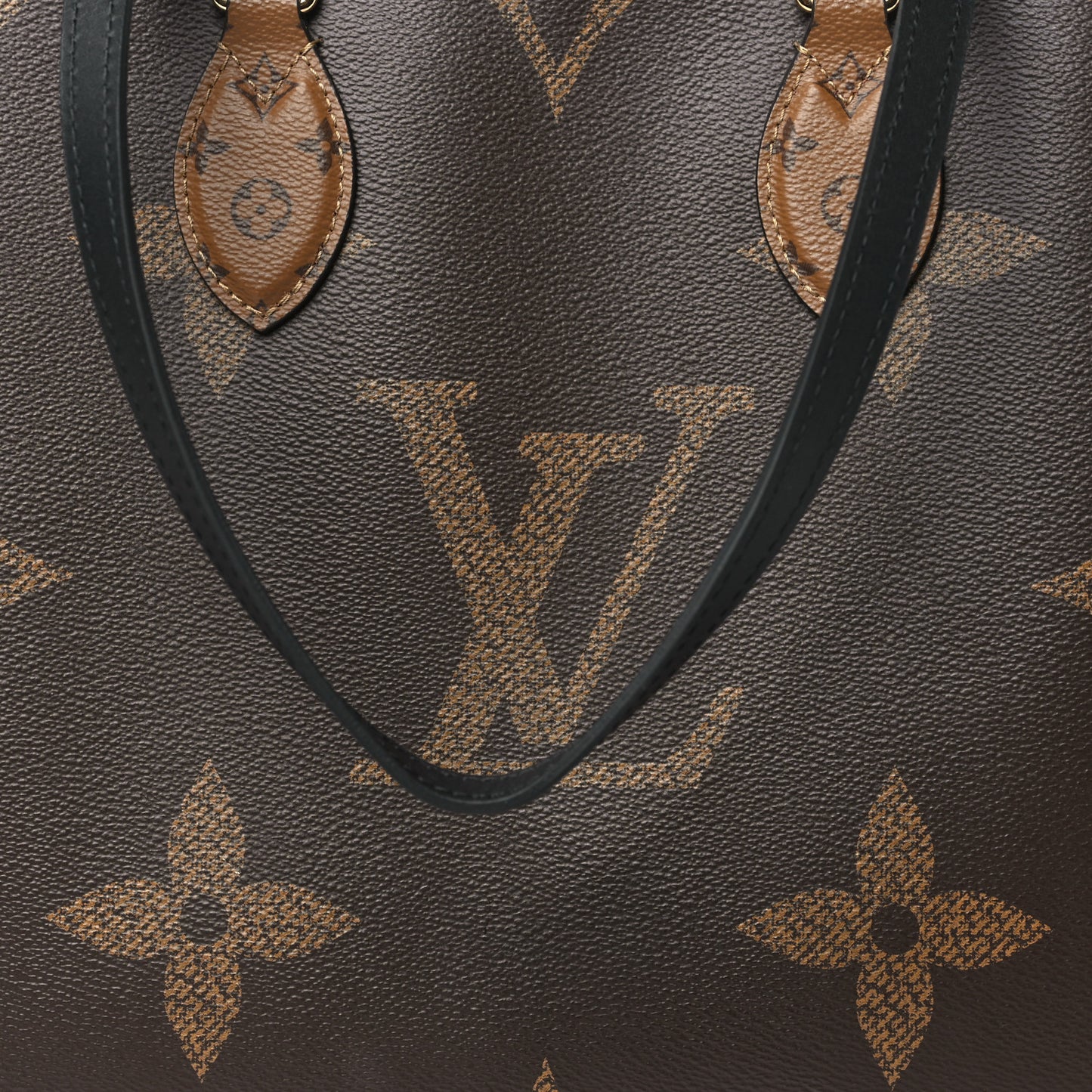 Reverse Monogram Giant Onthego MM