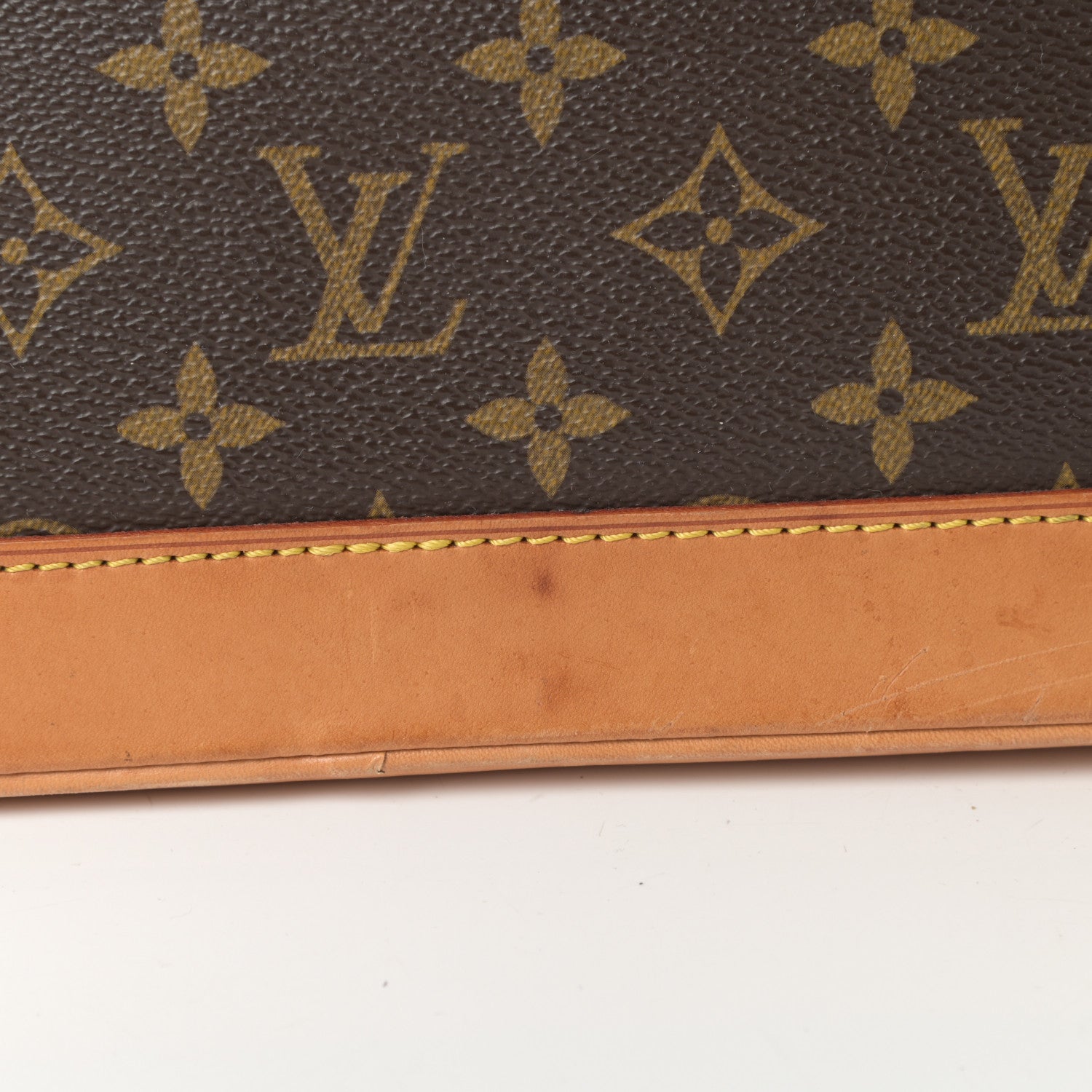 Louis Vuitton Monogram Alma 13 of 16