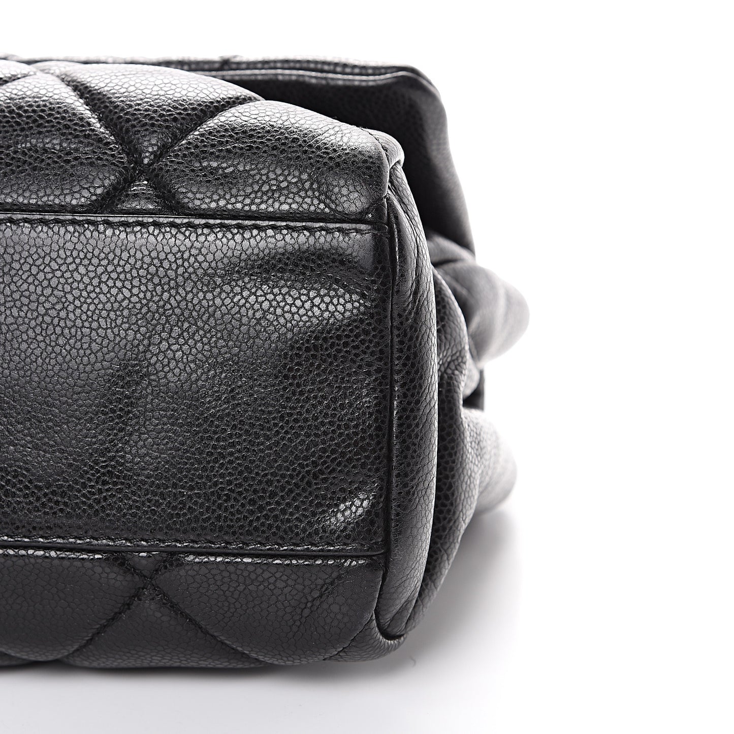 Glazed Caviar Medium Nature Flap Bag Black