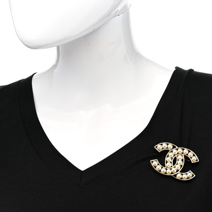 Chanel Pearl CC Brooch Light Gold 2 of 5