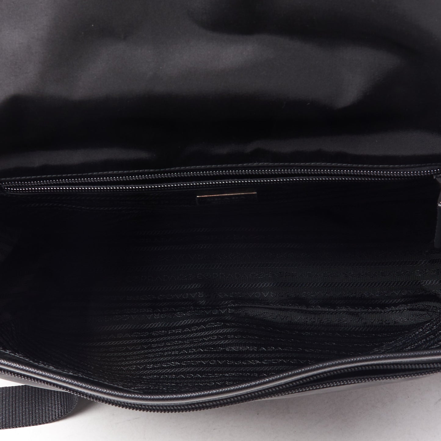 Tessuto Nylon Saffiano Messenger Bag Black