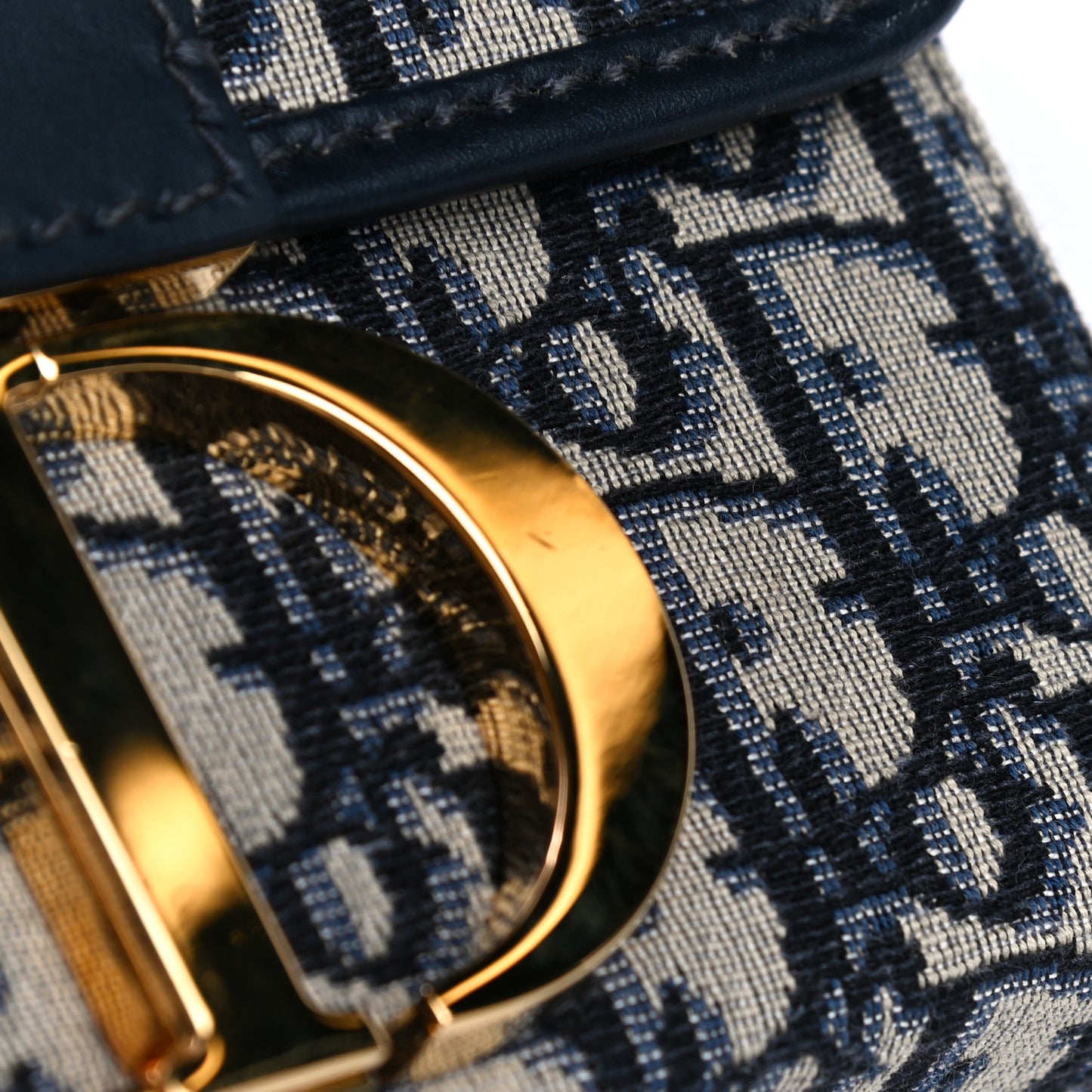Oblique 30 Montaigne Box Bag Blue