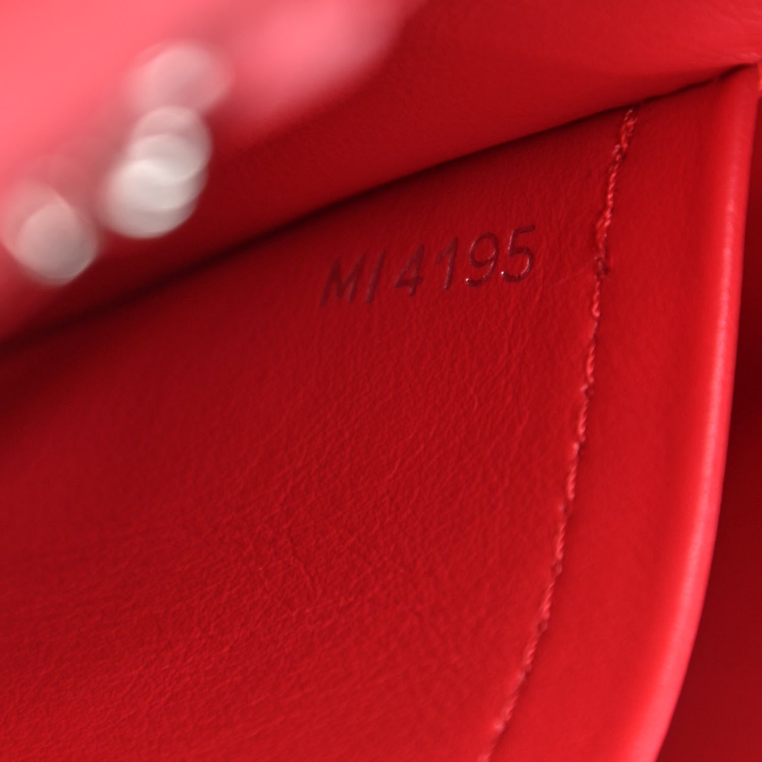 Louis Vuitton Taurillon Capucines MM Rubis 7 of 13