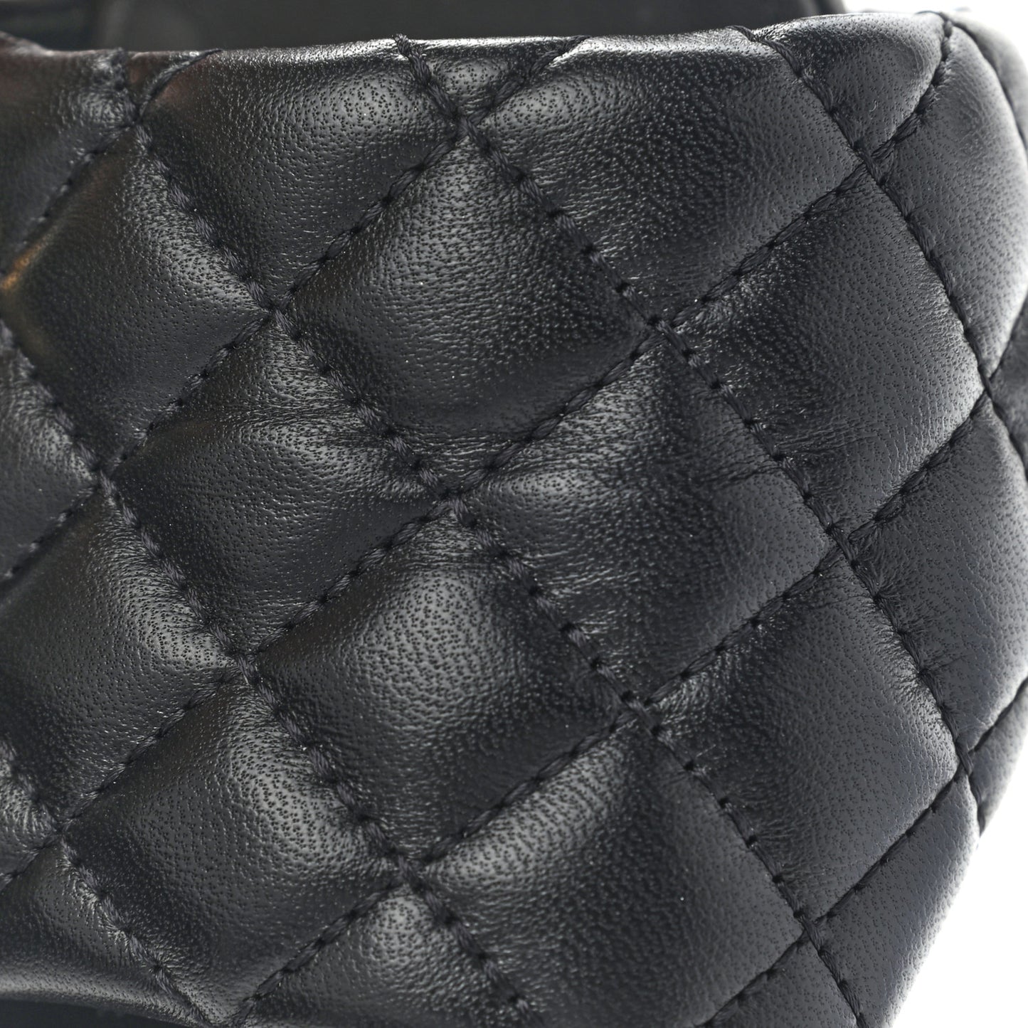 Lambskin Quilted Textured CC Mules 40 Black