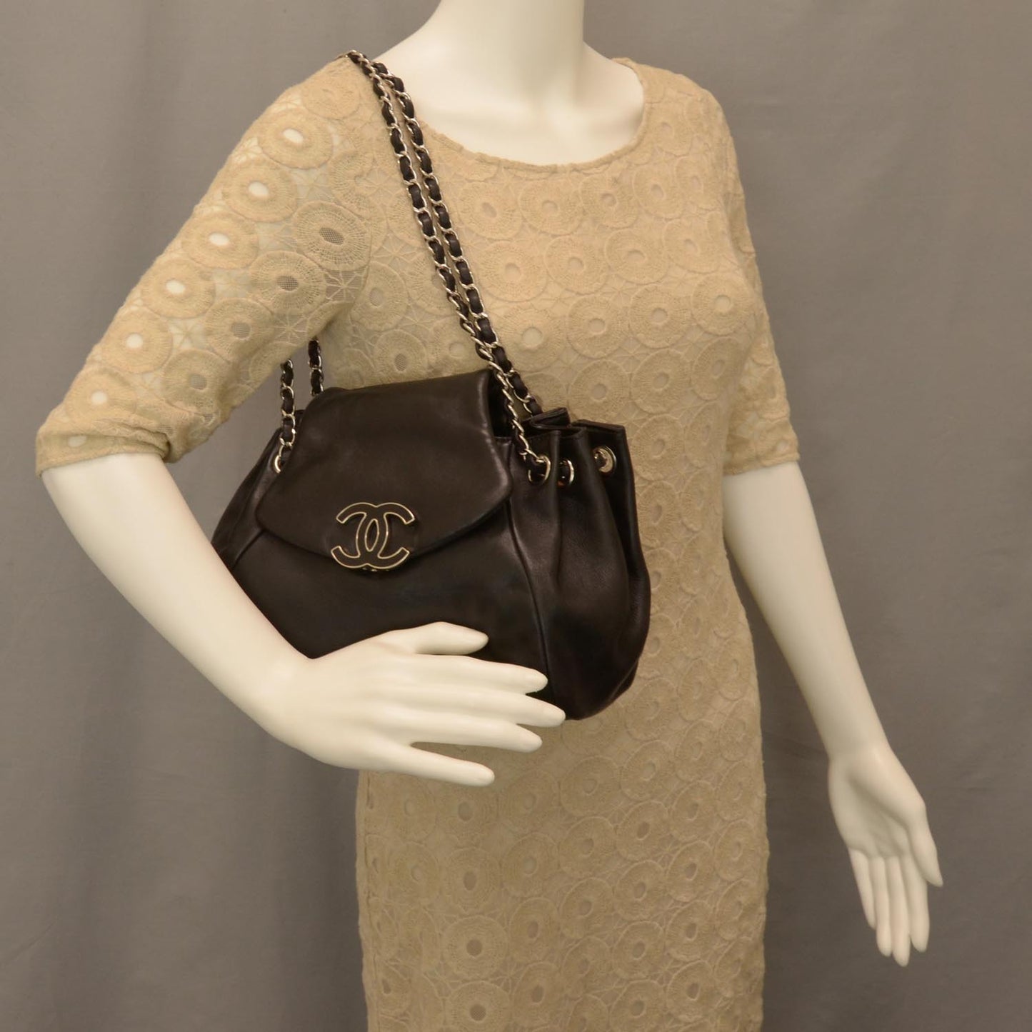 Lambskin Sensual Flap Black