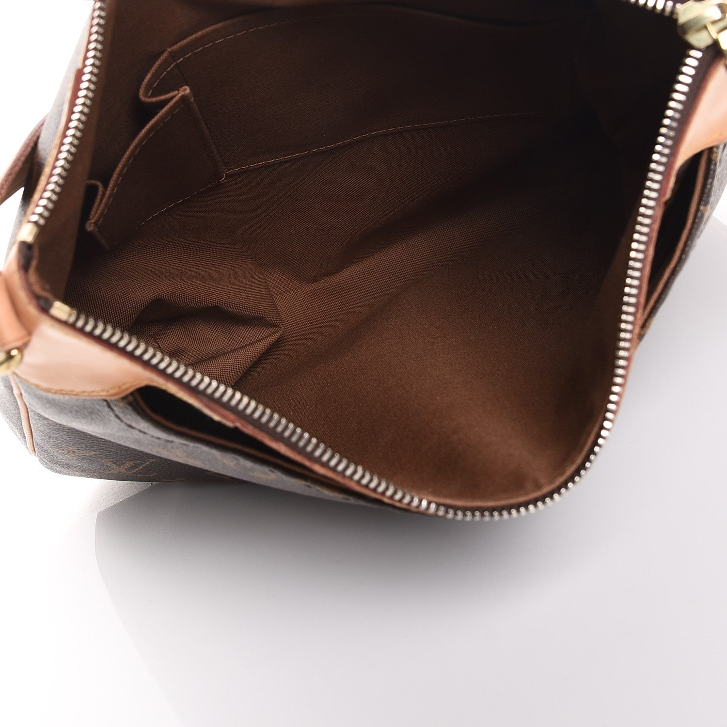 Louis Vuitton Monogram Odeon MM 5 of 9