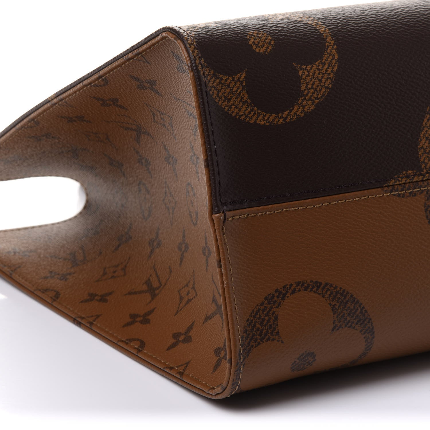 Louis Vuitton Reverse Monogram Giant Onthego MM 8 of 10