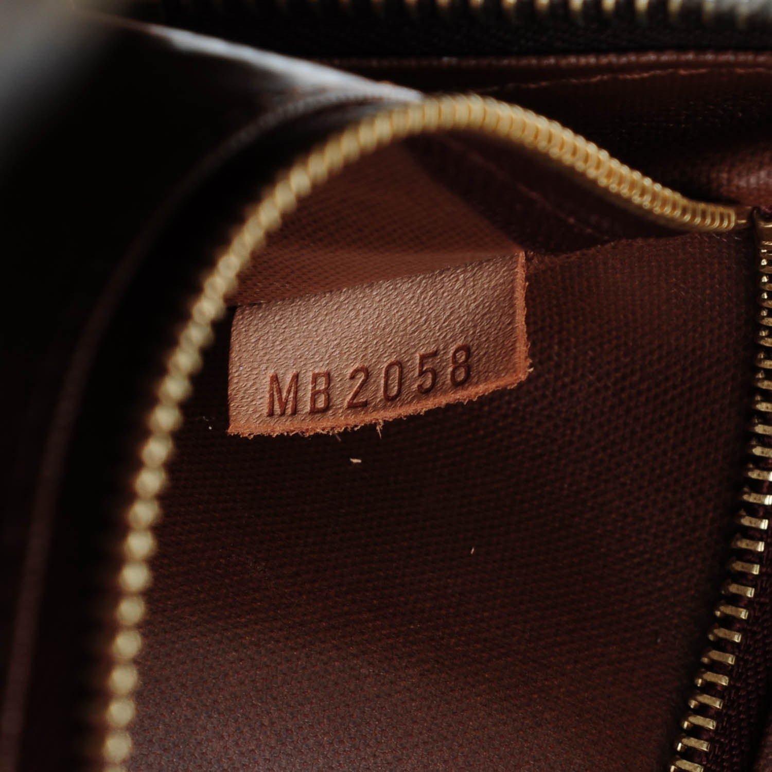 Louis Vuitton Monogram Toiletry 25 7 of 7