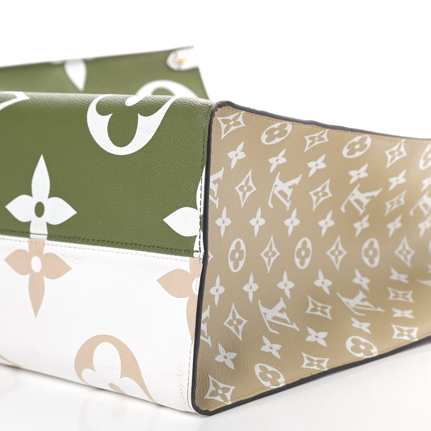 Louis Vuitton Monogram Giant Onthego GM Kaki Beige 13 of 15