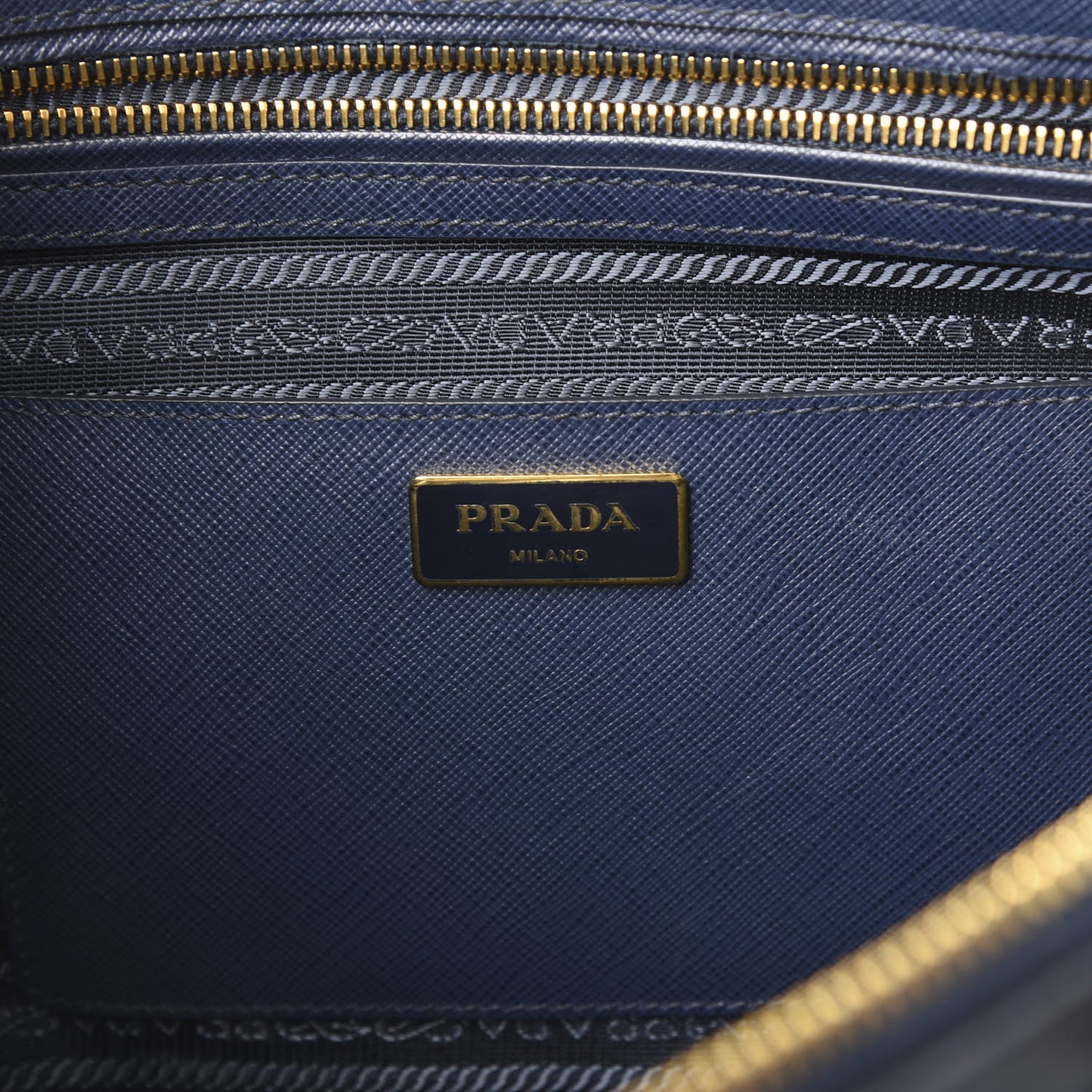 Saffiano Medium Galleria Double Zip Tote Baltico
