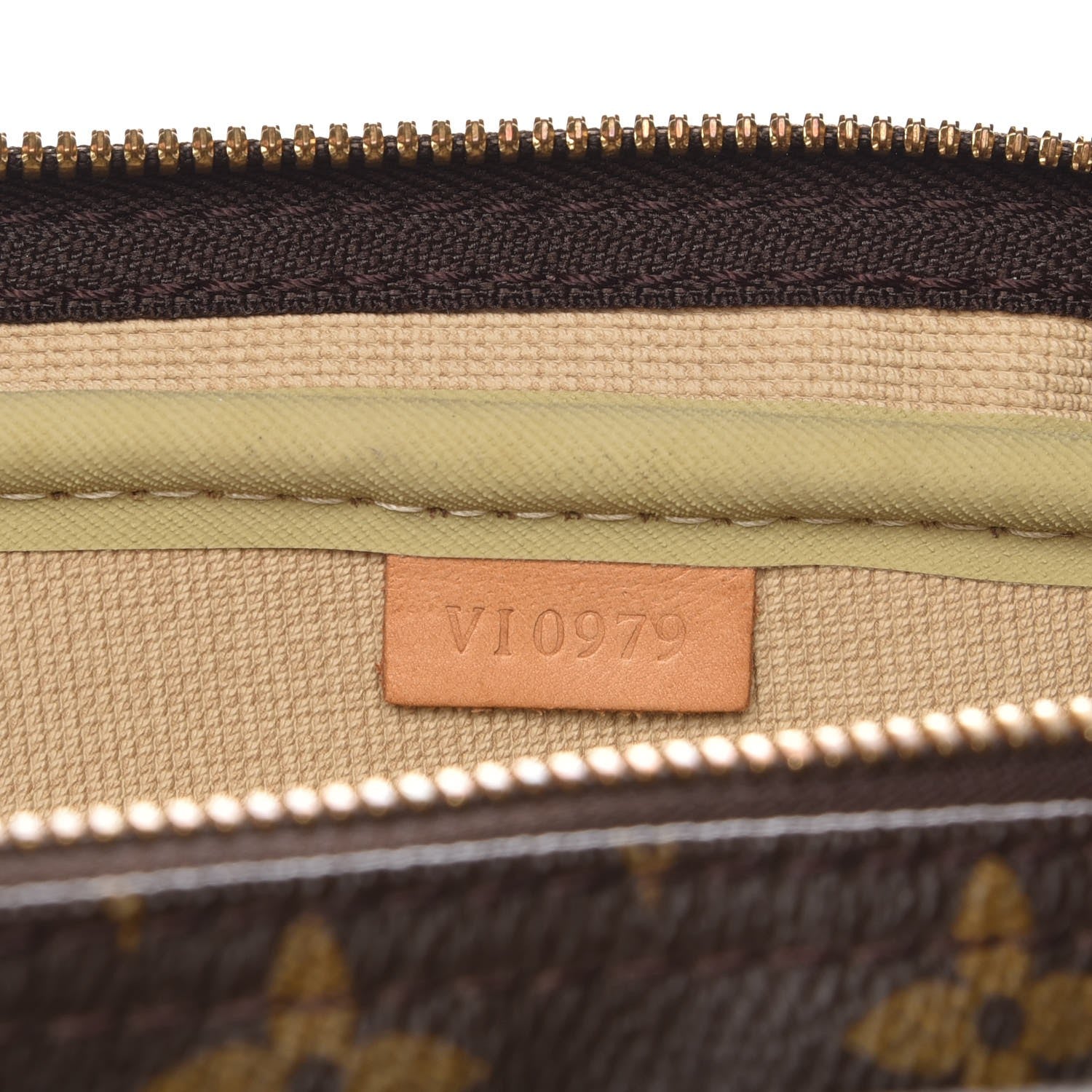 Louis Vuitton Monogram Alize 24 Heures 7 of 9