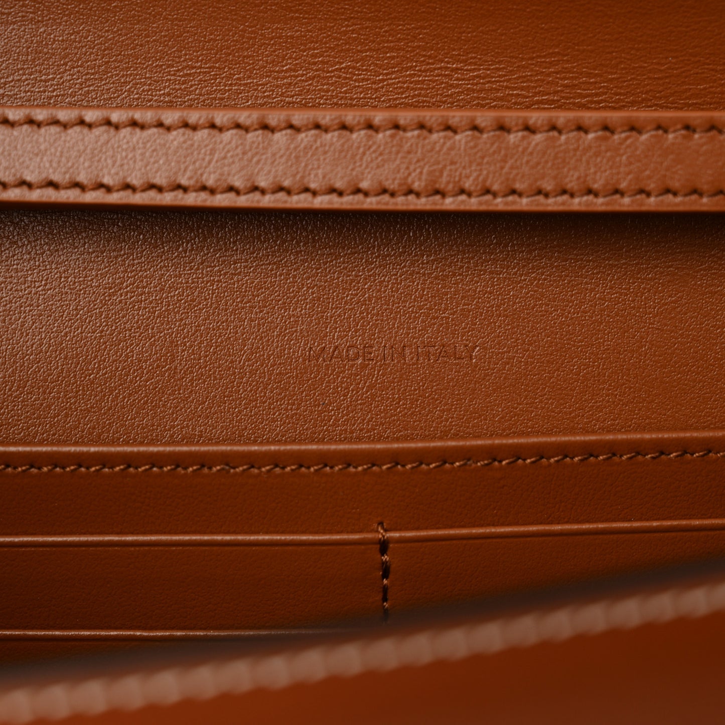 Shiny Calfskin Triomphe Margo Wallet on Chain Gold