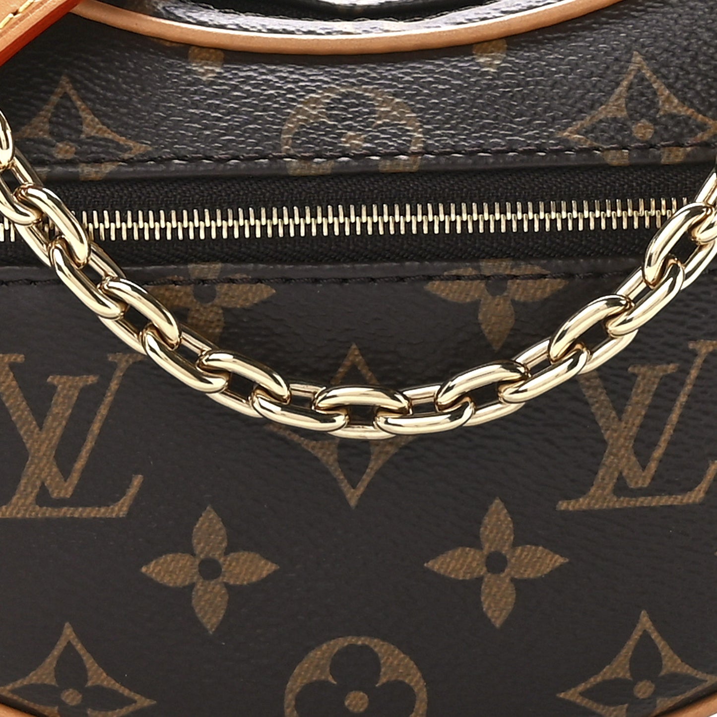 Monogram Loop