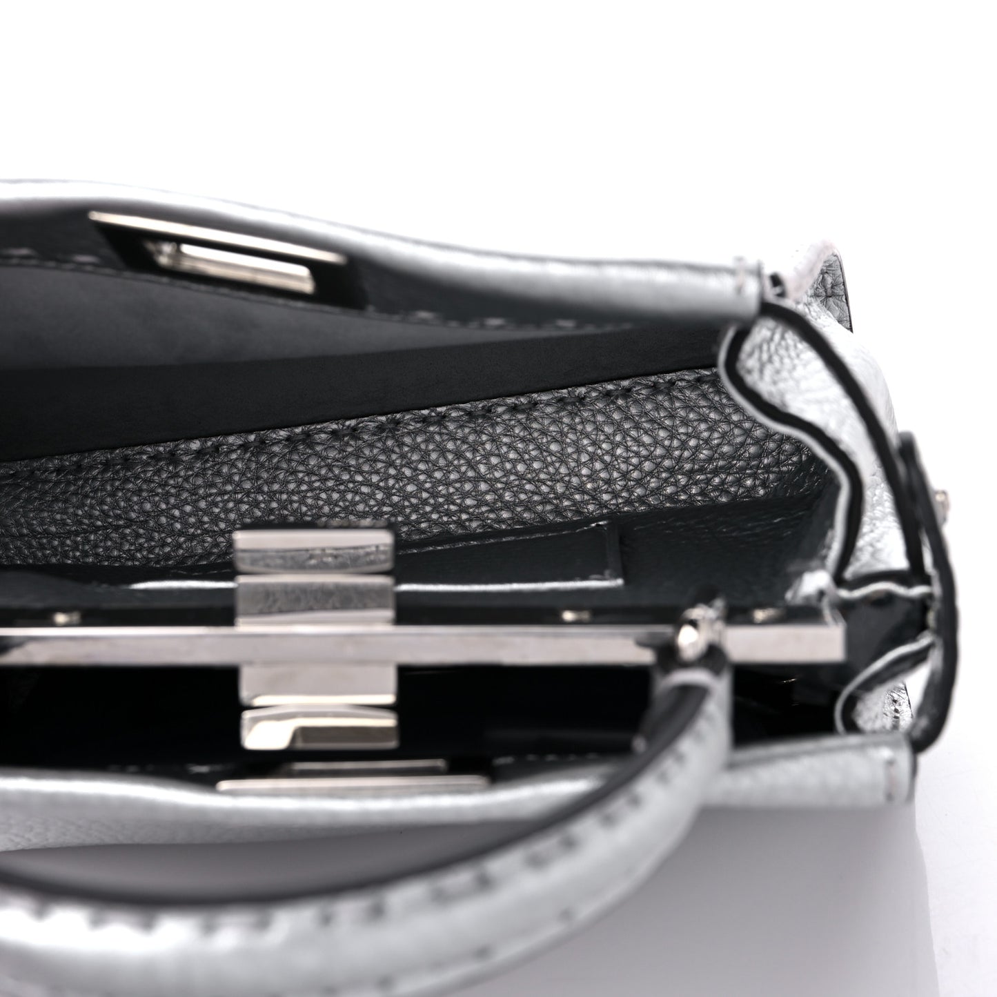 Cuoio Romano Lux Selleria Mini Peekaboo Iconic Satchel Argento
