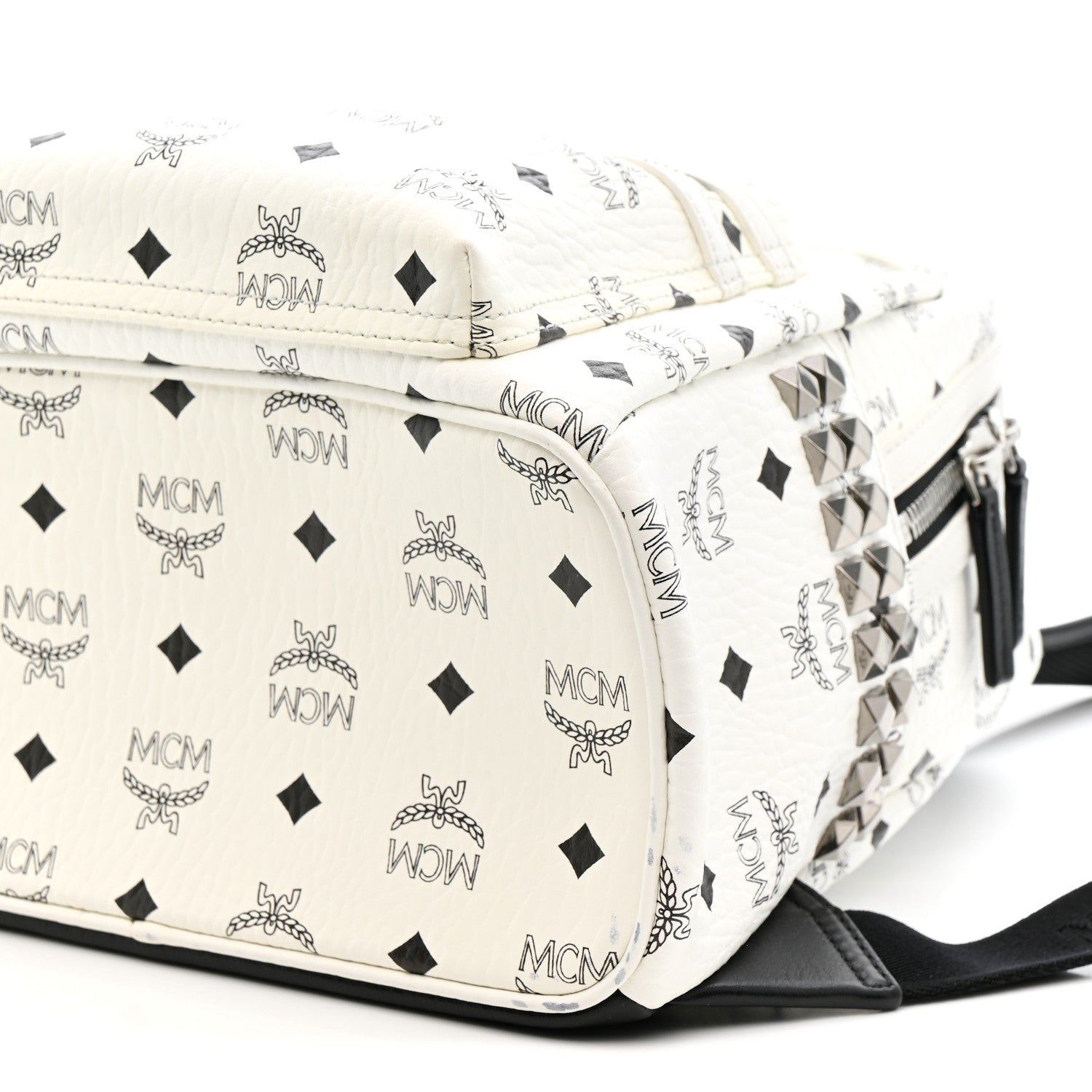 MCM ボディバッグ 希少ホワイト MCM Diamant 3d Shoulder Bag In Visetos Leather Mix in White | Lyst