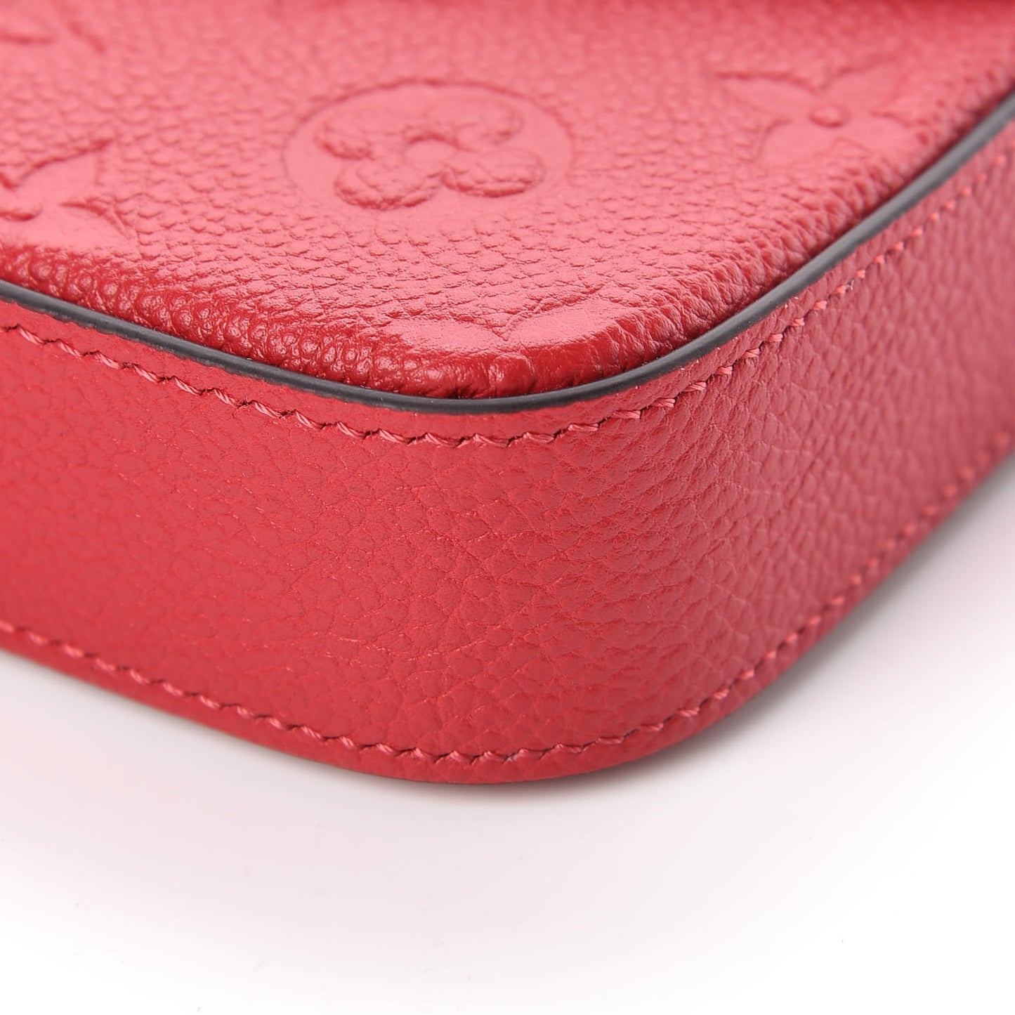Empreinte Pochette Felicie Chain Wallet Cherry