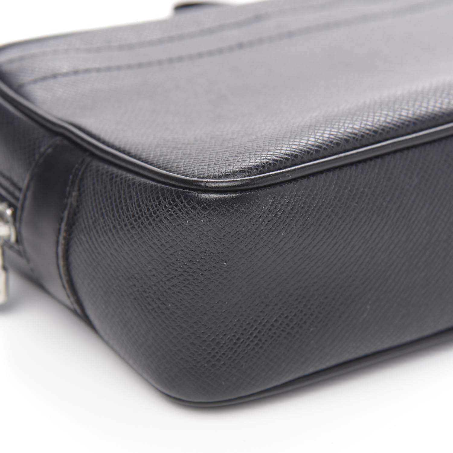 Louis Vuitton Taiga Kaluga Toiletry Pouch Ardoise 9 of 10