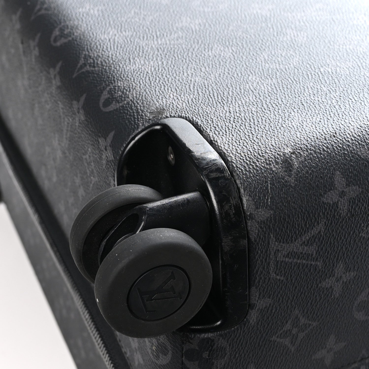 Louis Vuitton Monogram Eclipse Horizon 70 8 of 16