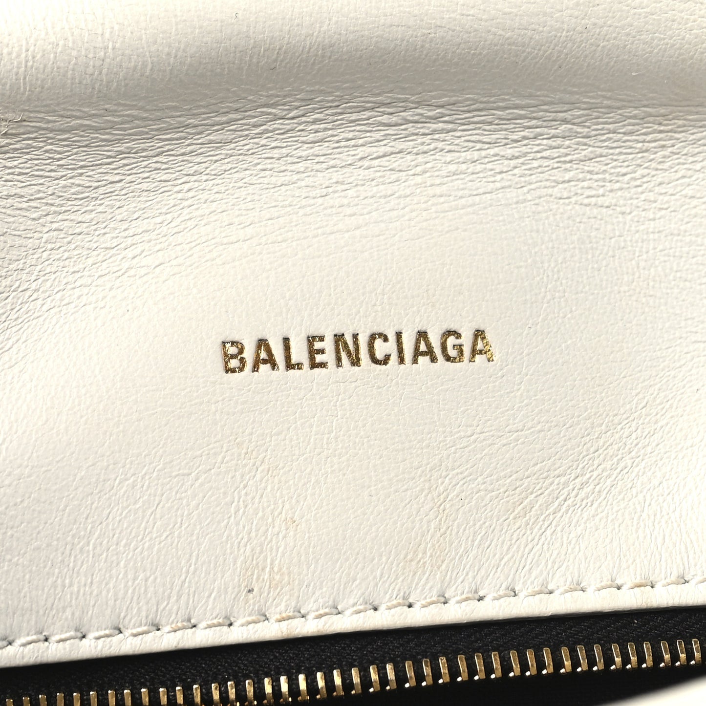 Nappa Calfskin Quilted Touch B Puffy Clutch White