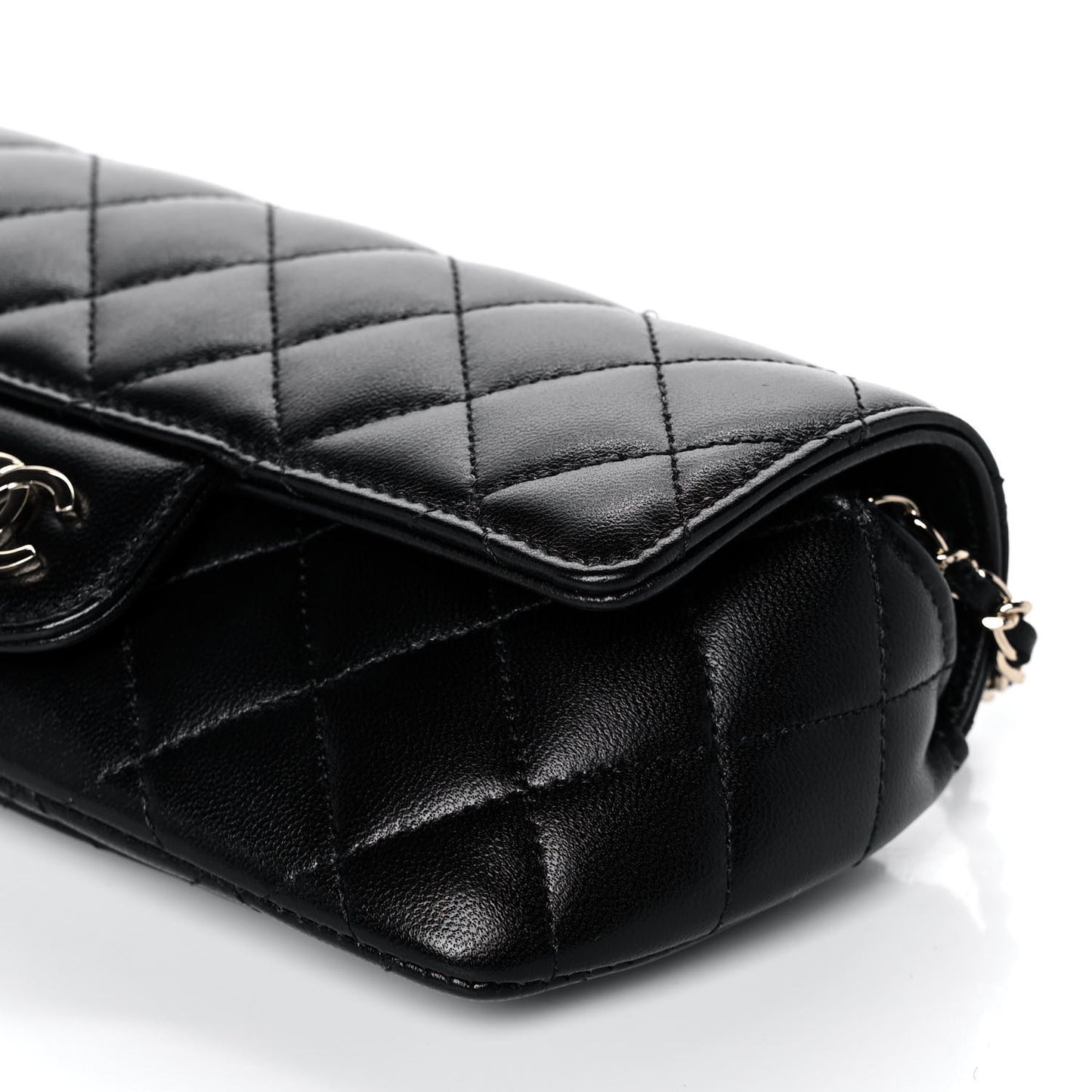 Lambskin Quilted Glasses Case With Chain Black