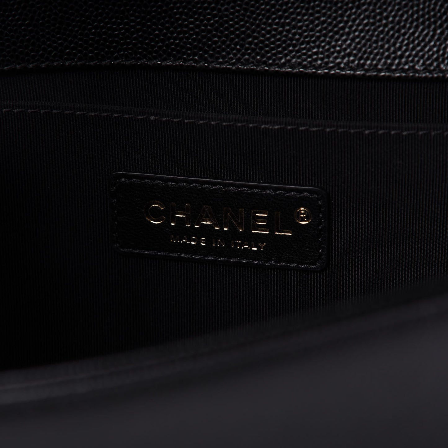 Caviar Quilted Medium Boy Flap Black
