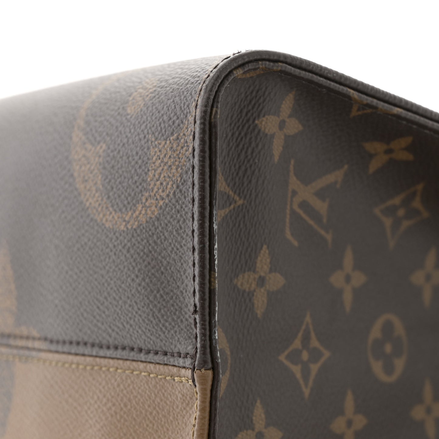 Reverse Monogram Giant Onthego MM