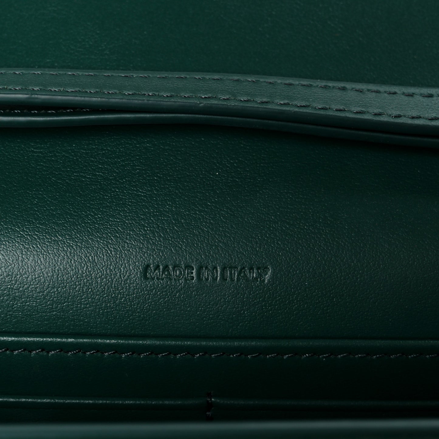 Shiny Calfskin Triomphe Margo Wallet on Chain Racing Green