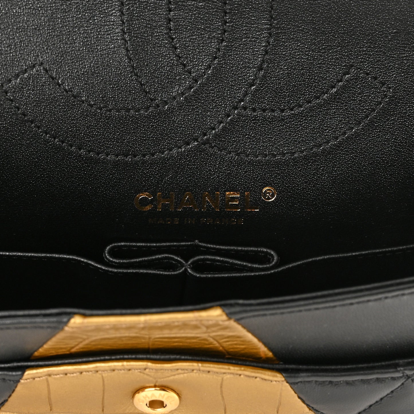 Lambskin Metallic Calfskin Crocodile Embossed 2.55 Cocodile Reissue 225 Flap Black Gold