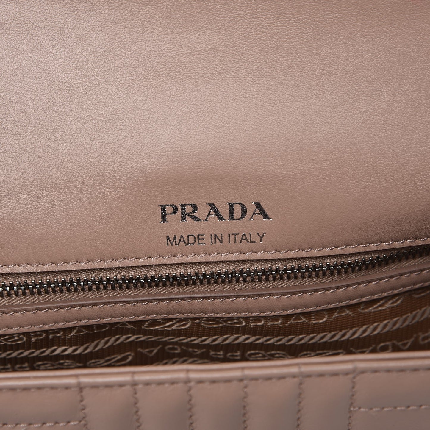 Soft Calfskin Impunture Diagramme Medium Chain Flap Shoulder Bag Cipria