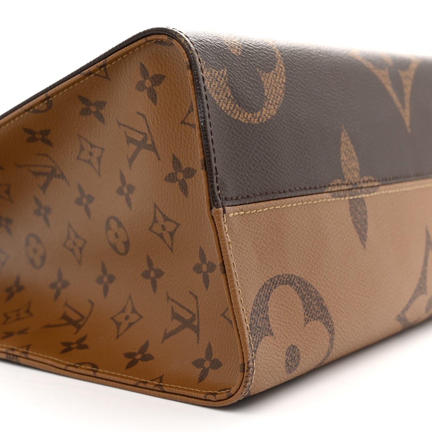 Louis Vuitton Reverse Monogram Giant Onthego MM 8 of 11