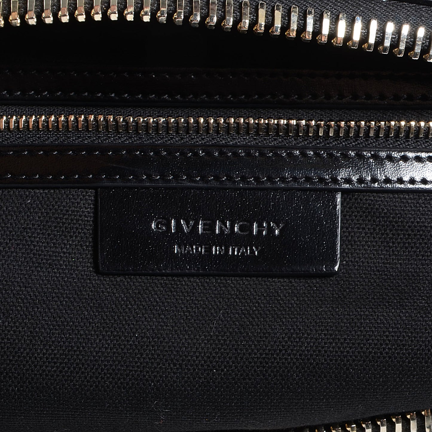 Shiny Lord Calfskin Medium Antigona Black