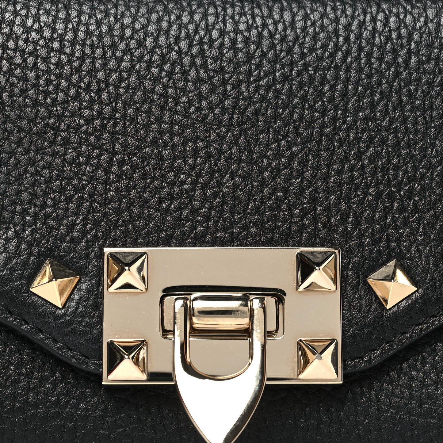 Pebbled Calfskin Rockstud Flip Lock Wallet On Chain Black