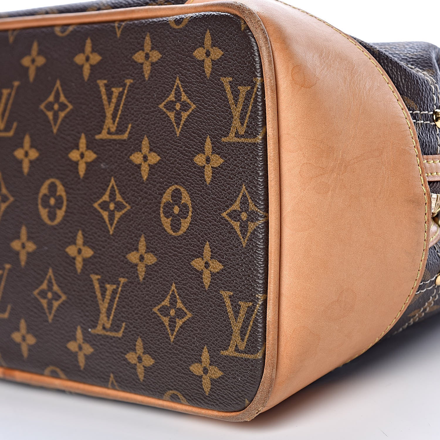 Louis Vuitton Monogram Riveting 12 of 17