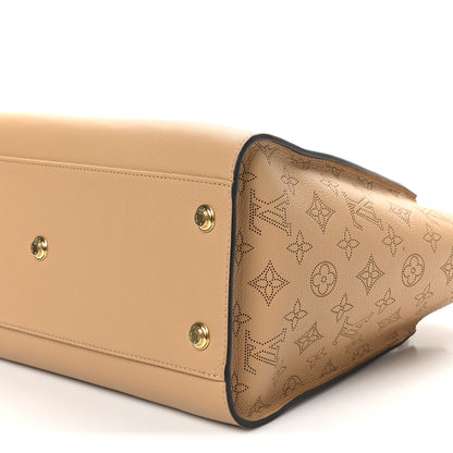 Louis Vuitton Mahina On My Side GM Arizona Beige 9 of 9