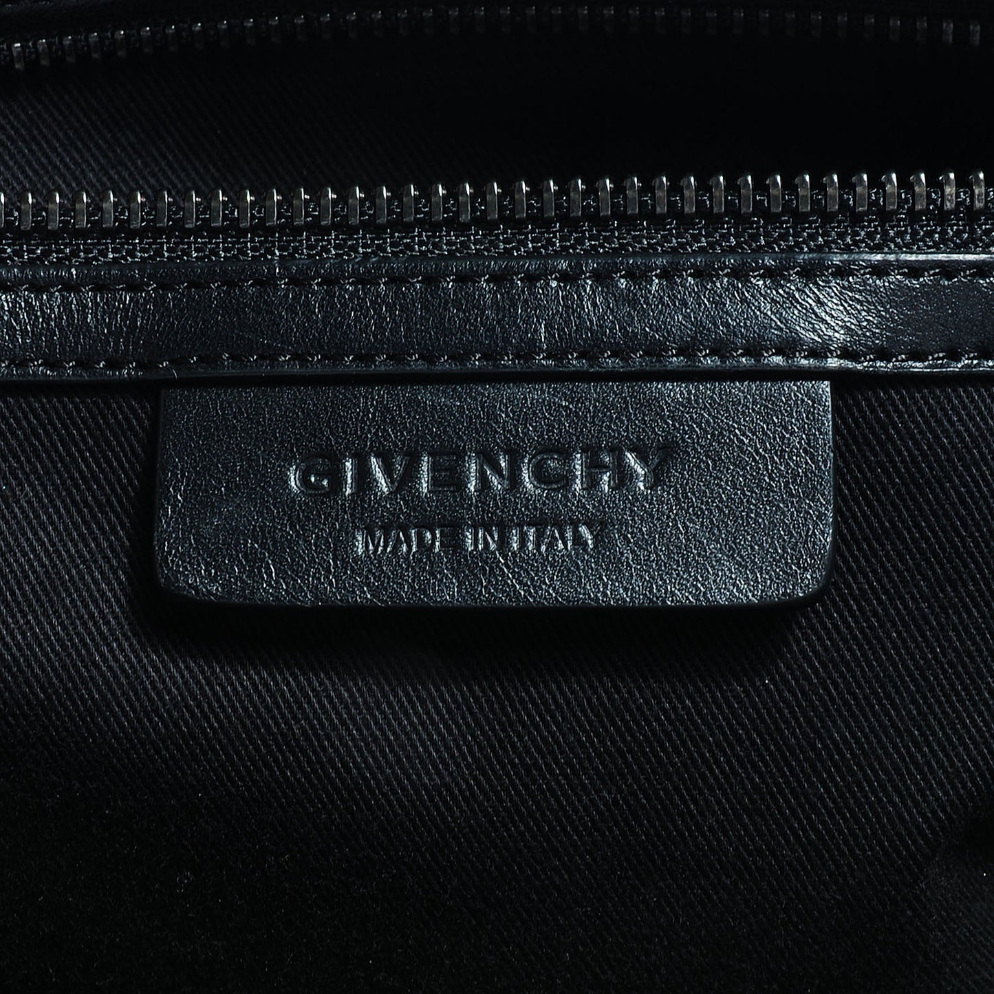 Sugar Goatskin Medium Antigona Black
