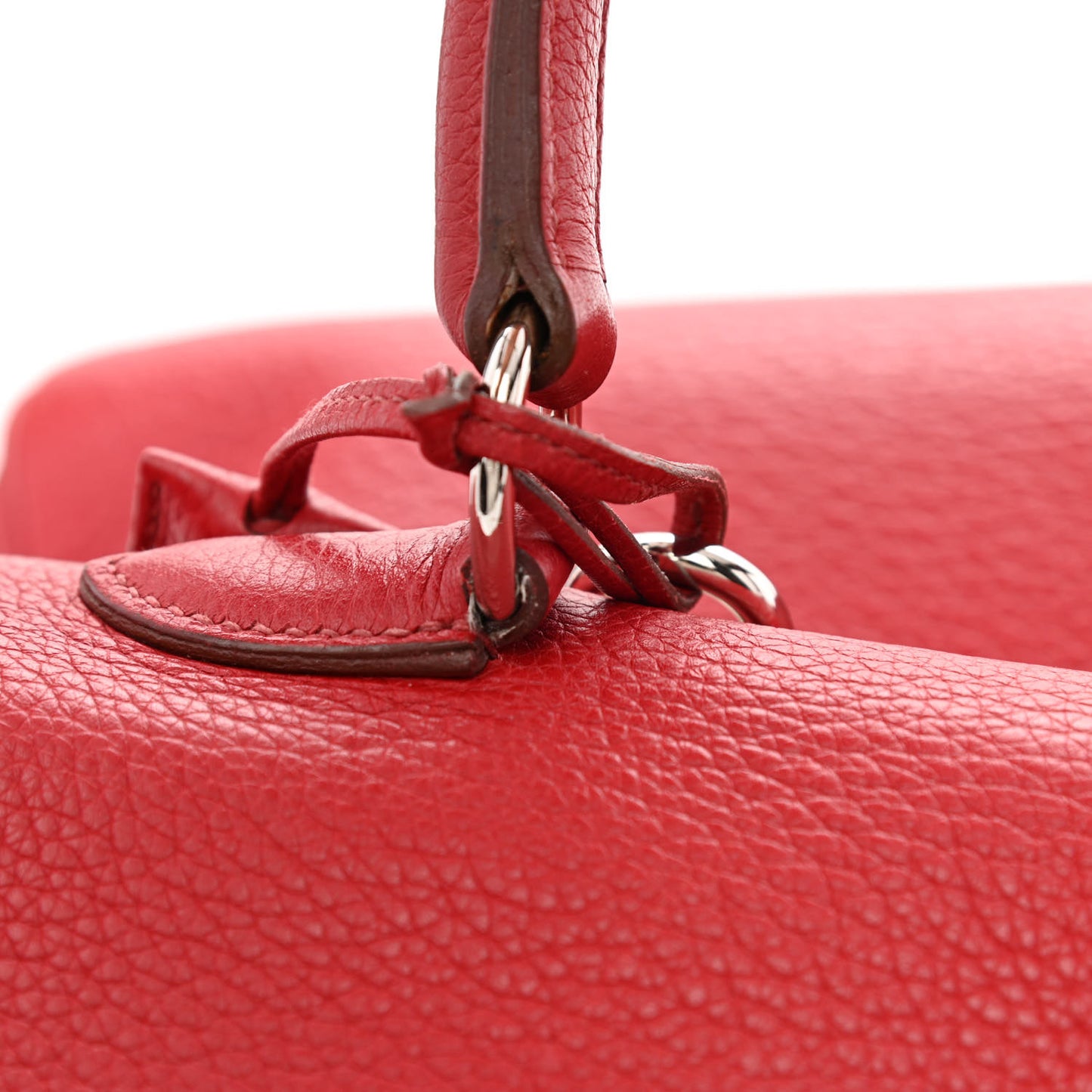 Taurillon Clemence Shoulder Kelly 40 Rouge Vif