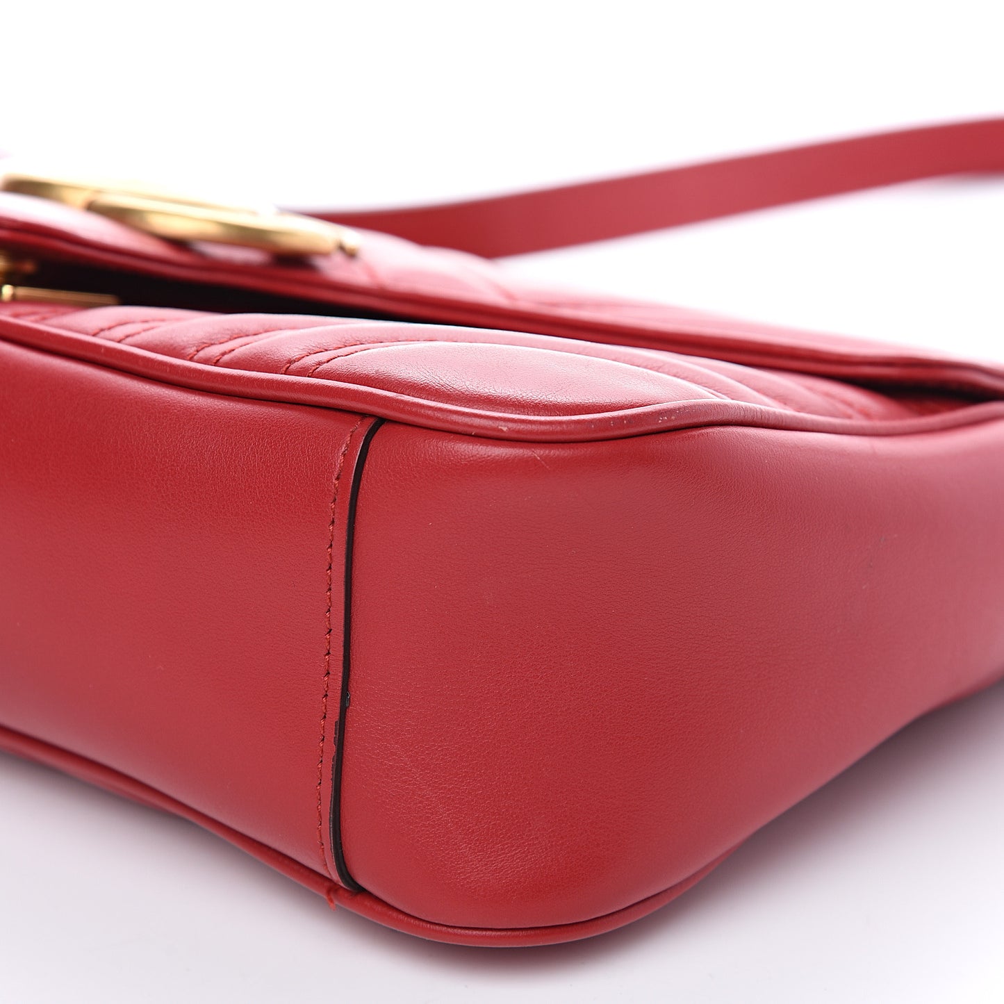 Calfskin Matelasse Small GG Marmont Shoulder Bag Hibiscus Red