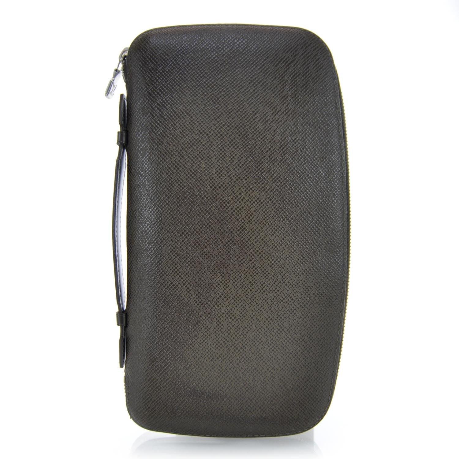 Louis Vuitton Taiga Atoll Travel Organizer Grizzli 1 of 7