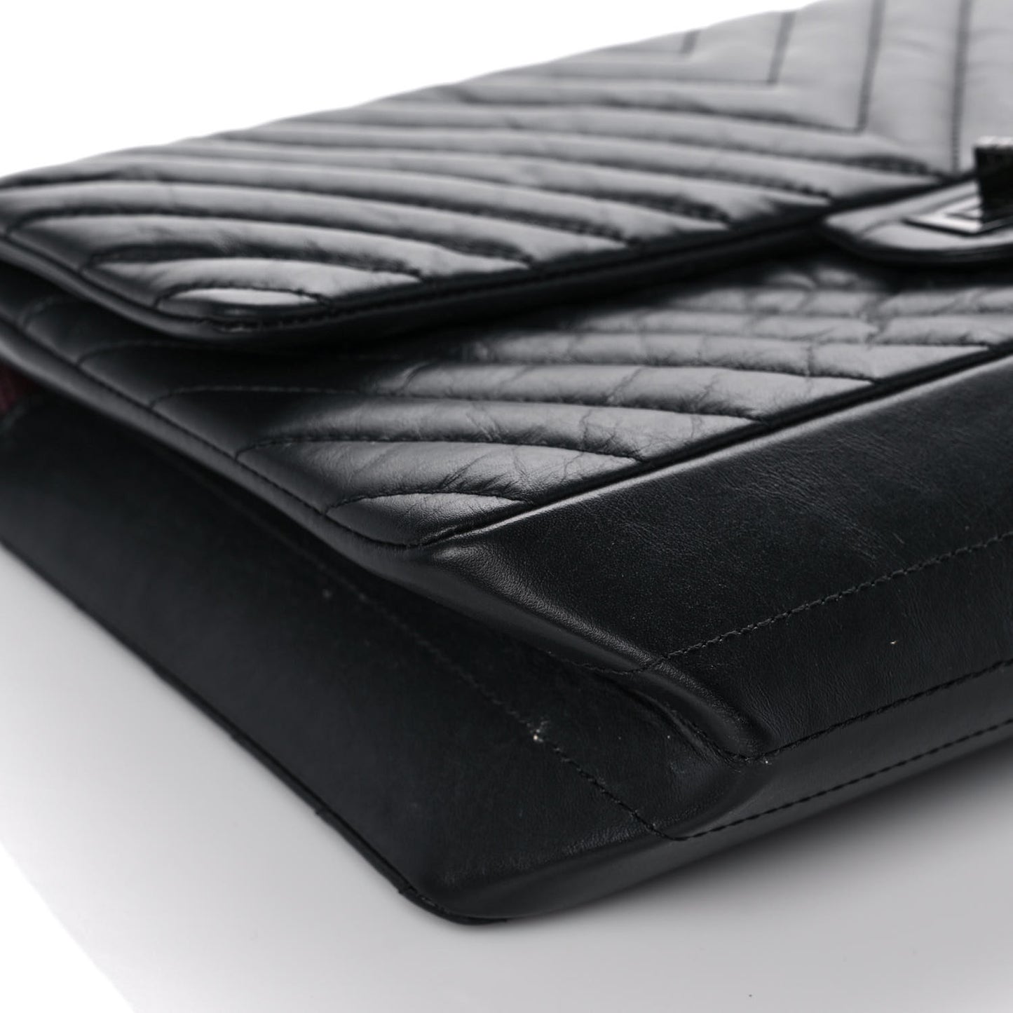 Aged Calfskin Chevron Quilted 2.55 Reissue 226 So Black