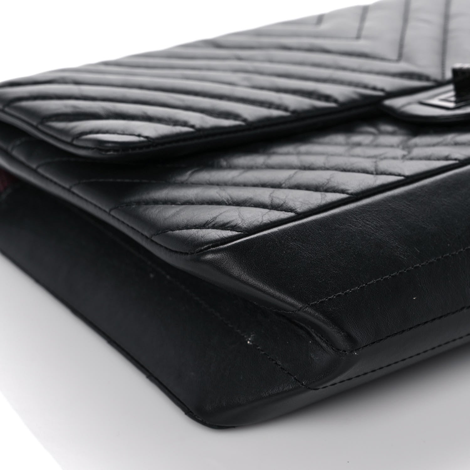 Chanel Aged Calfskin Chevron Quilted 2.55 Reissue 226 So Black 15 of 23