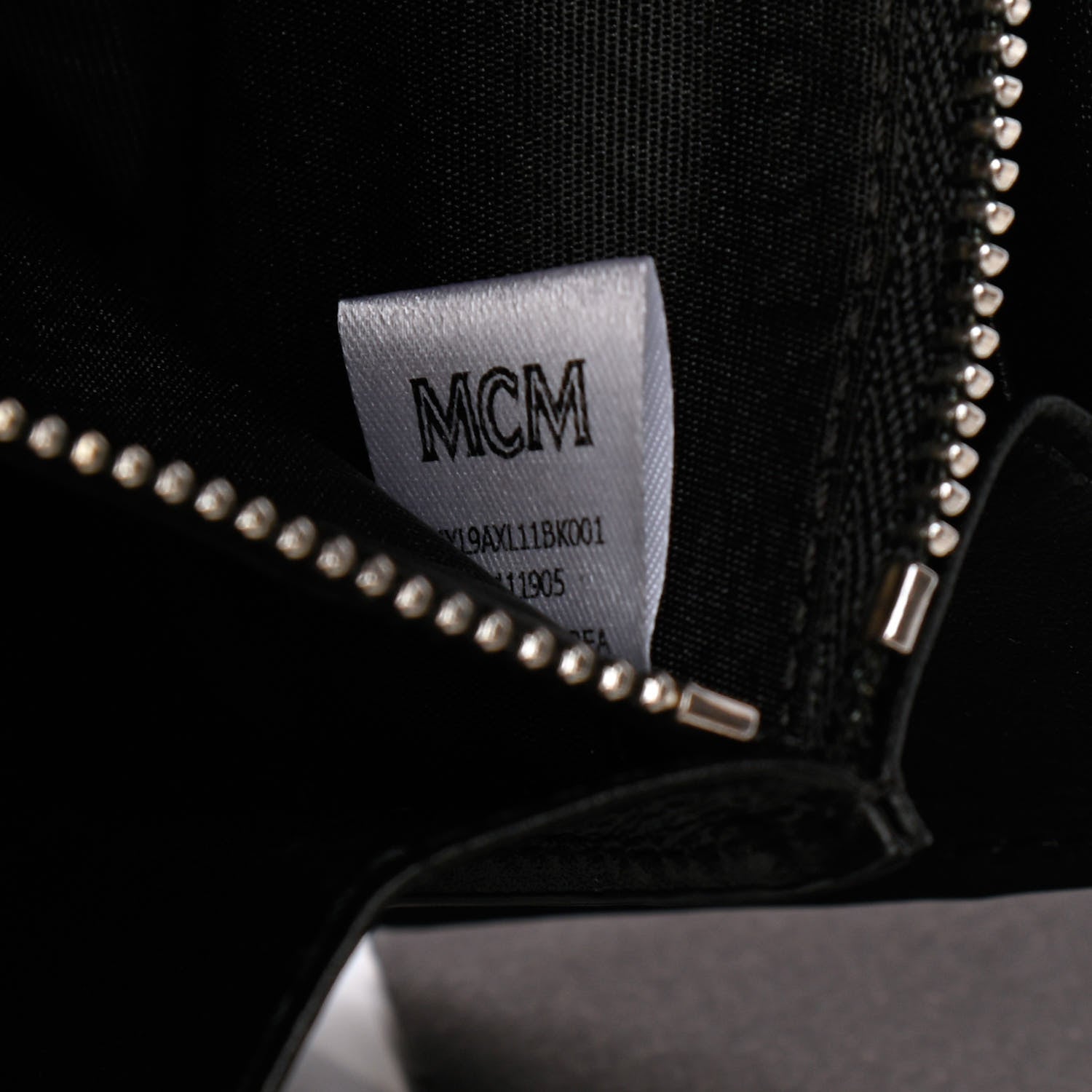 MCM Visetos Calfskin Large Patricia Wallet On Chain Black 7 of 9